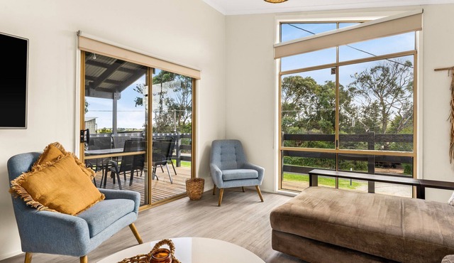 Sunset Island Stays in Sunset Strip