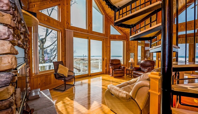 Sunset Kisses. Beachfront Luxury vacation rental