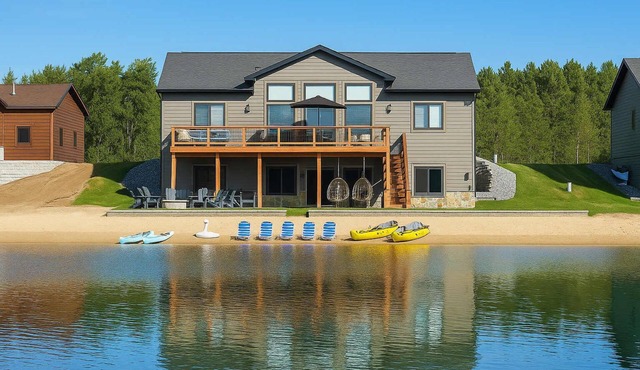 Sunset Lake Escape, Beachfront, Dog Friendly