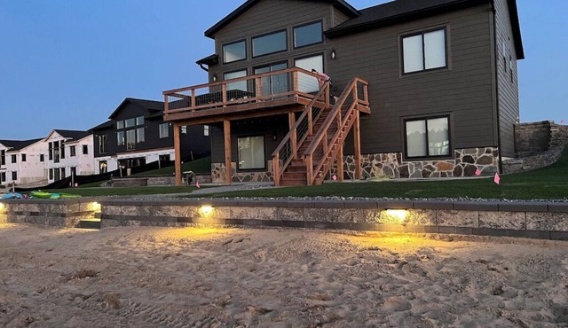 Sunset Lake Paradise new 4-bedroom lake house with private beach, WiFi, and AC