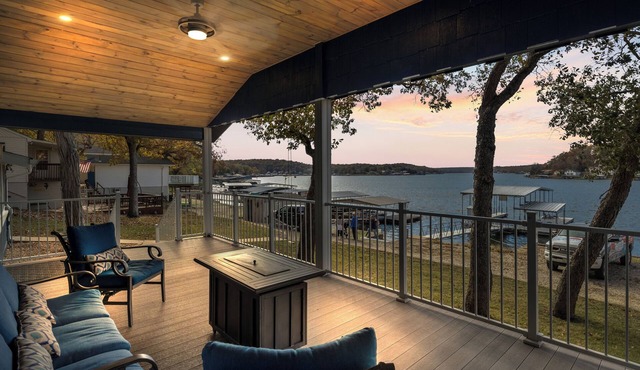 Sunset & Lake Views, Outdoor Dining & Seats