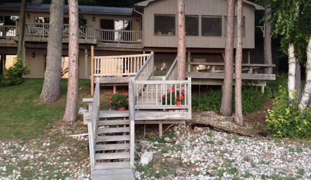 SUNSET LAKEFRONT HOME ON MULLETT LAKEnRenting yearly from May through October
