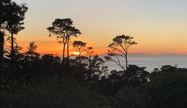 Sunset Landing with ocean view & hot tub