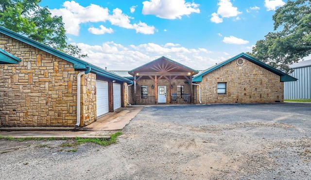 Sunset Lodge at Possum Kingdom- with a Dock!
