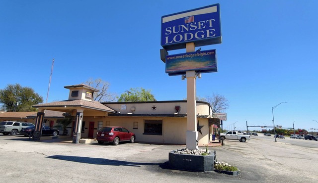Sunset Lodge Elgin Near U.S. 290 By Hotel O