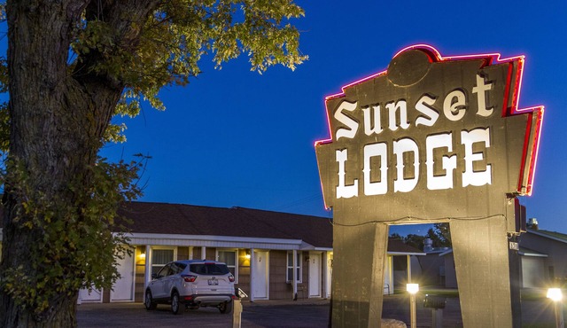Sunset Lodge Escanaba