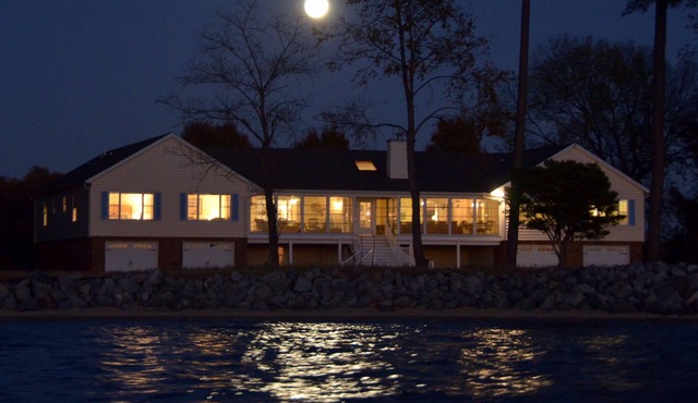 Sunset Lodge on the Bay