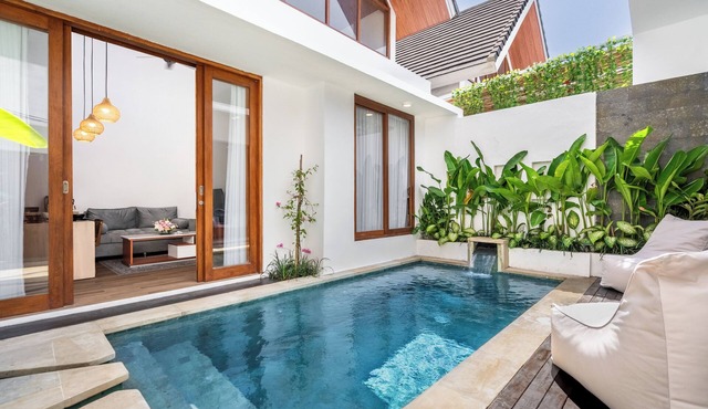 Sunset Max Villa Seminyak