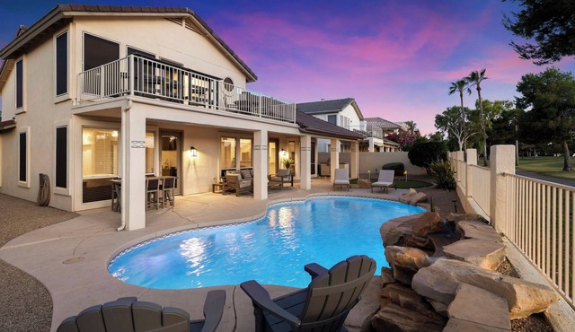 Sunset Oasis: 4 Bed Retreat w/Pool Heating Included! Stunning Golf Course Views