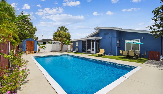 Sunset Oasis - Private Heated Pool Home Near Beach, Sponge Docks, Tarpon Springs