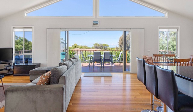 Sunset on the Strip - Ocean View, WIFI & Pet friendly