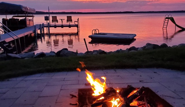 Sunset Paradise, Lake IdanHorizon License #2014