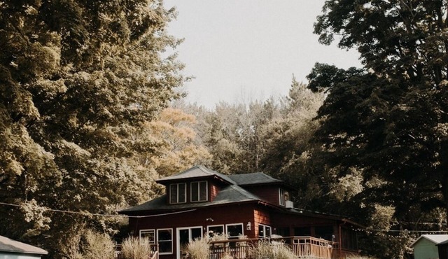 Sunset Paradise- Private lakehouse w/350 ft. waterfront!