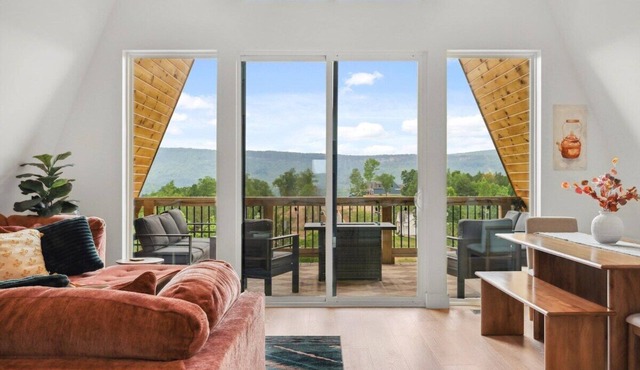 Sunset Peak|Stunning Bohemian Cabin|Bluff Mtn View