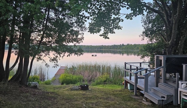 Sunset Point at the Nook — Charming Lakefront Cottage with Spacious Deck & Modern Comforts