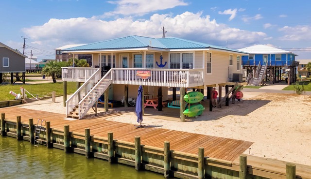 Sunset Point - Canal, boat dock, large bulkhead deck, walk to beaches!