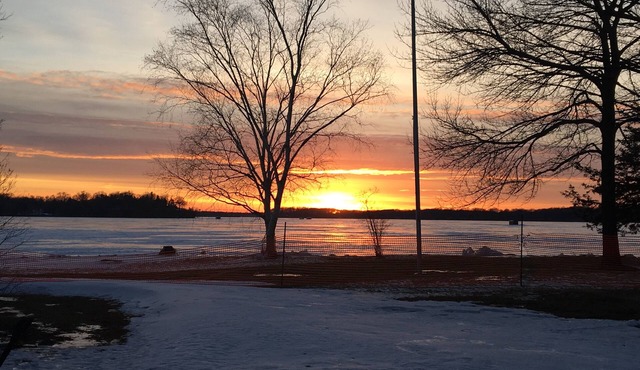 Sunset Point Cottage on Lake Minnetonka