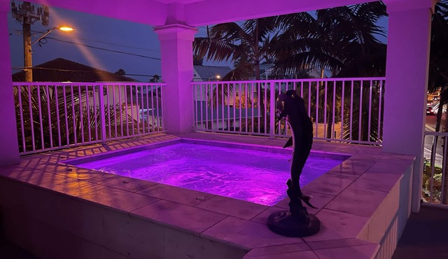 Sunset Point - Dreamy Beach House, Hot Tub, Roof Top Deck, Great Location!