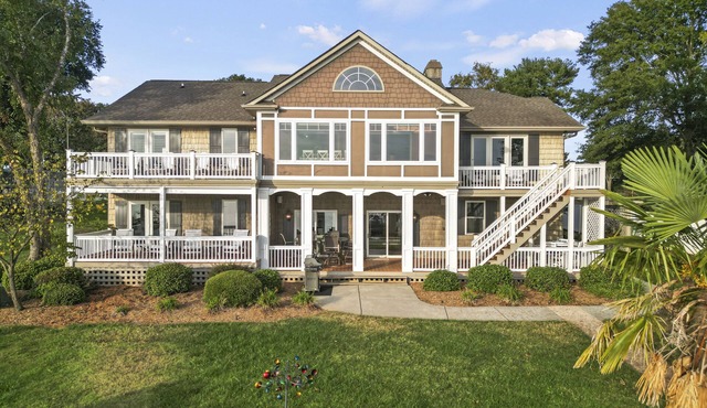 Sunset Pointe - Entertainers Dream with Amazing Lake Norman Views
