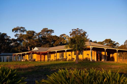 Sunset Retreat - 4 bedroom home with sunset views