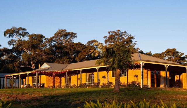 Sunset Retreat-amaxing views over Mt Franklin