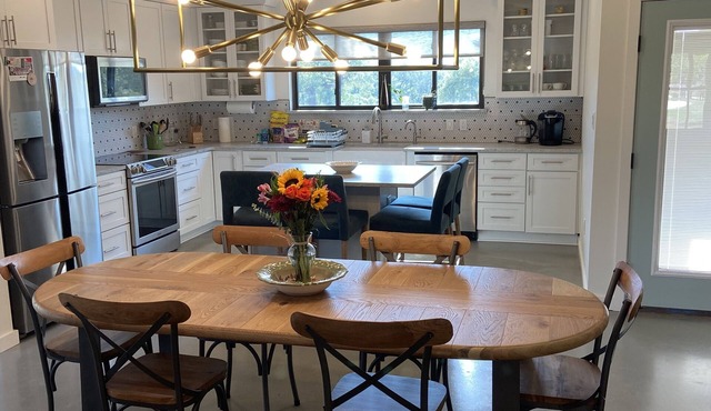 Sunset Retreat on Acreage - Short Drive to Downtown
