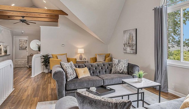 Sunset Retreat Sleeps 30 | Hot Tub | Ping Pong |