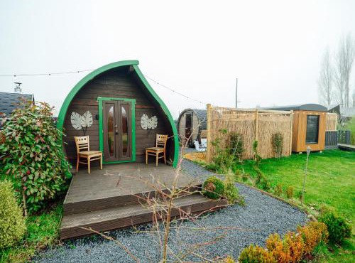 Sunset Retreats The Leaf