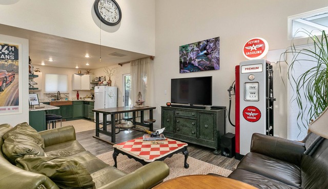 Sunset Retro Ride 2BR + Bikes