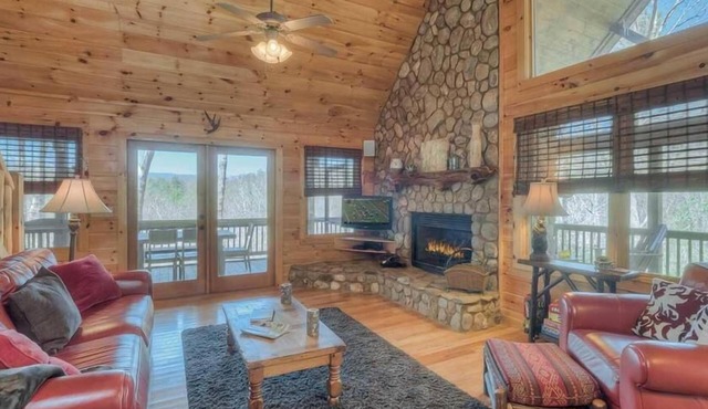 Sunset Ridge- Wooded Setting | Screened Deck | Relaxing Hot Tub