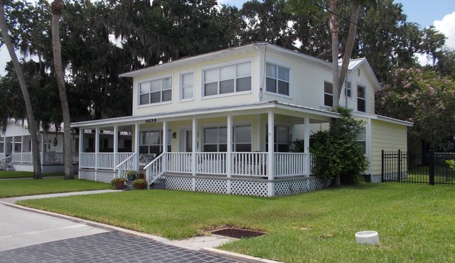 Sunset River House - Home w/Pontoon Boat for rent. Private Dock. Sleeps 12