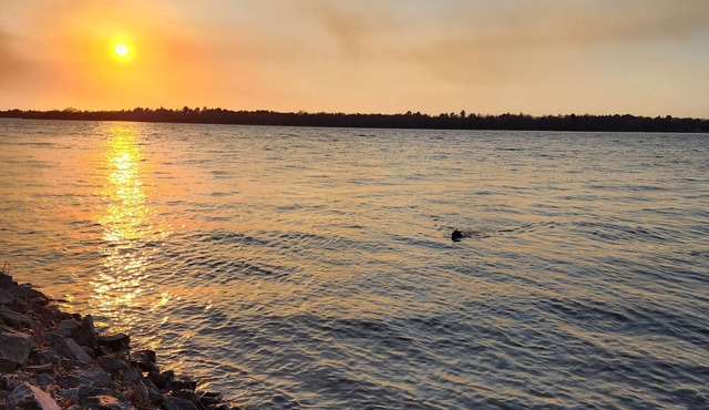 Sunset River Vacation! Boat Dock; Pet friendly; Sleeps 9