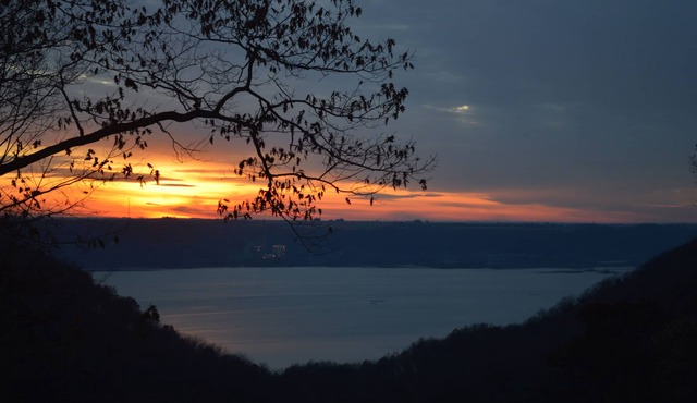 Sunset Riverview Cabin Hot Tub Fireplace, Luxury Cabin with Stunning River Views