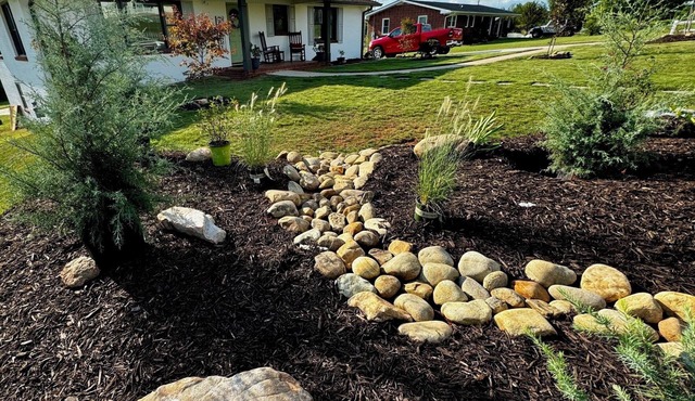 Sunset Rose - Historic Newnan, Views, King Master, 3-bedroom Cottage, Game Room