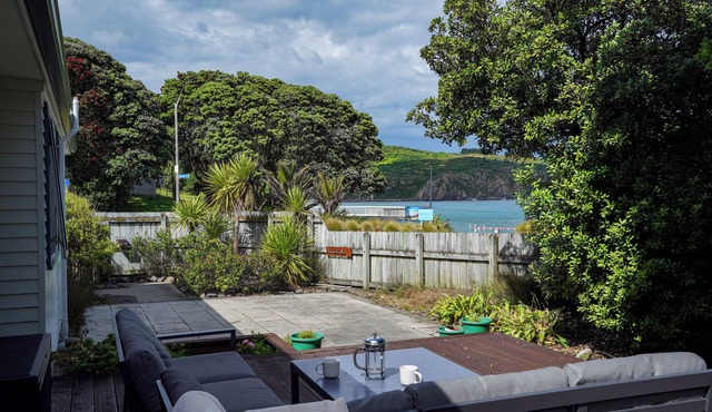 Sunset Shores at Titahi Bay by Aotearoa Escapes