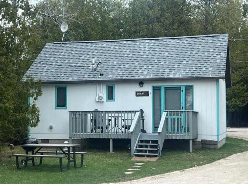 Sunset Shores - Chalet Cabin #3 by Simple Life Rentals