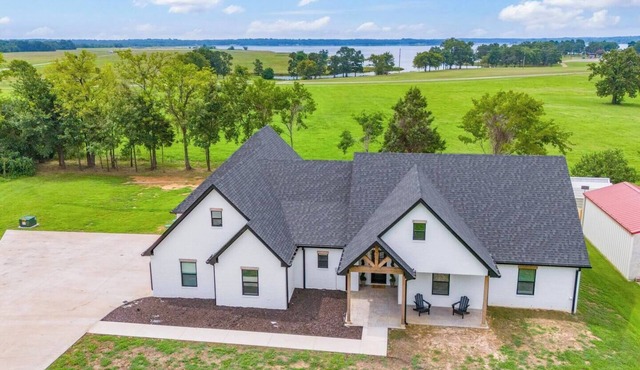 Sunset Shores Lake House - 4 BR
