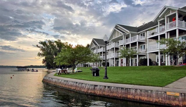 Sunset Shores Resort Lake Cadillac Mi. Waterfront 2-bedroom 2 bath condo.