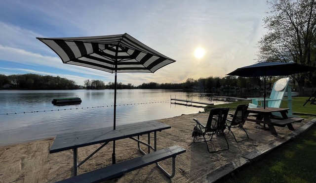 Sunset Shores Resort: Ultimate Summer Lakefront Getaway