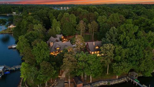 Sunset Shores Resort by AvantStay Private Beach