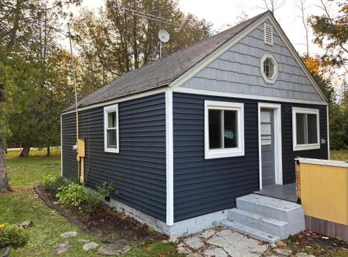 Sunset Shores - Sunflower Cabin #4 by Simple Life Rentals