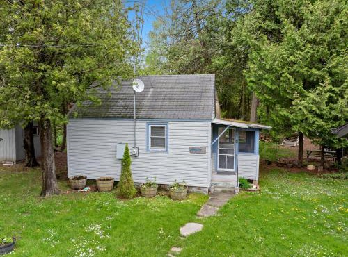 Sunset Shores - Tiger Lily Cabin #5 by Simple Life Rentals