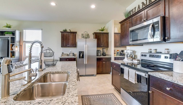 Sunset Siesta Estate – Desert Beauty! 3 BDR Home in Historic Florence