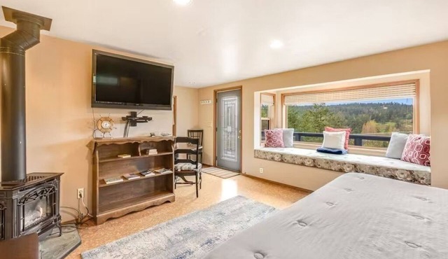 Sunset Suite in Deer Harbor