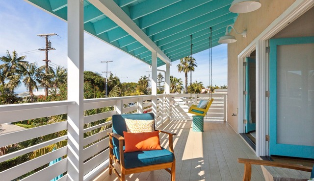 Sunset Suite: Ocean Views, Bright, Balconies, Walkable!