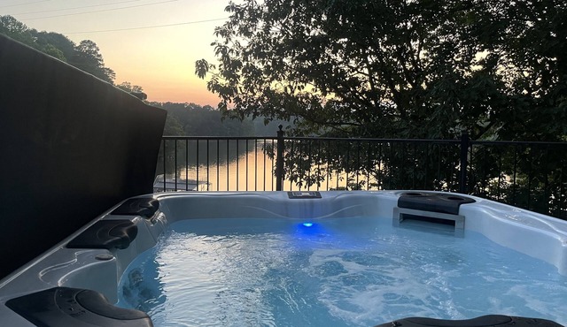 Sunset Summit - Amazing Lake Lanier Views & Amenities