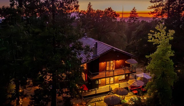 Sunset Summits Cabin | Hot Tub | Game Room |