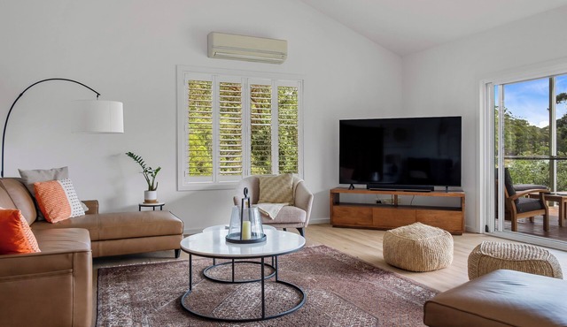 "Sunset Valley Views" – Close to Beach