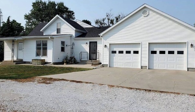 Sunset View beautiful quiet country 2-bedroom