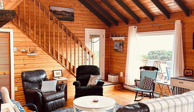 Sunset View Cottage. South Shore of PEI. Sleeps 7. Pet friendly!